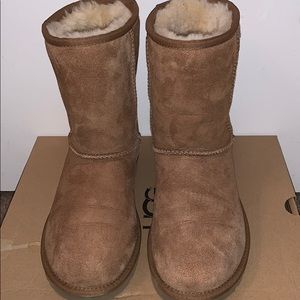 UGG Classic Short II